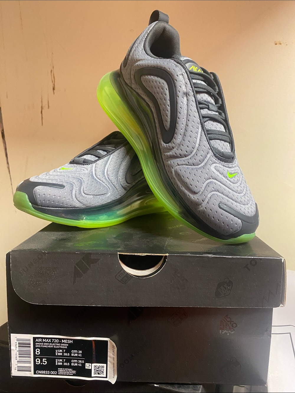 Nike Air Max 720 Men’s Sneakers - Grey with Volt Green Sole